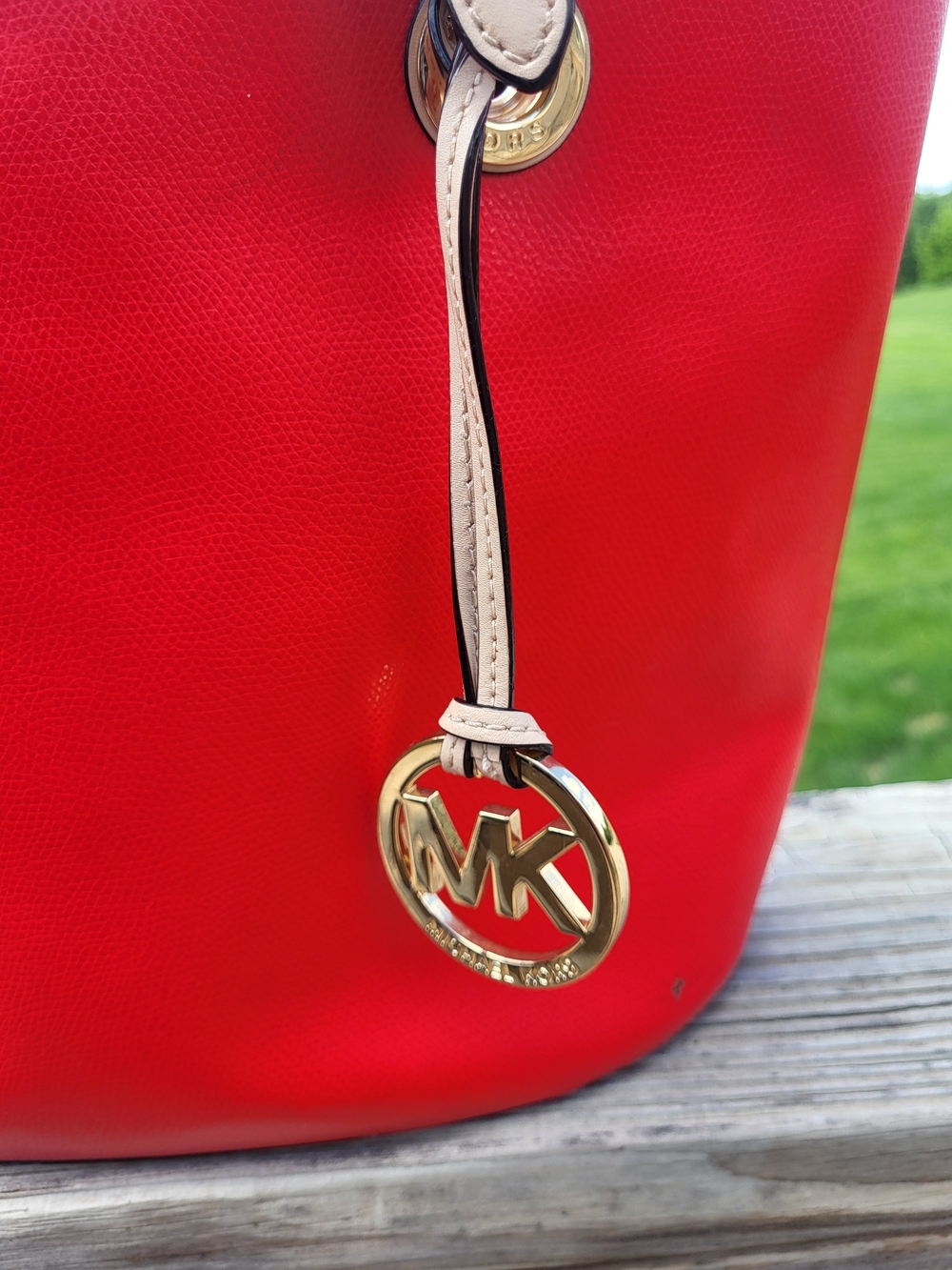 Michael Kors Jetset Medium Red Tote Bag with Beige Straps - Picture 2 of 6